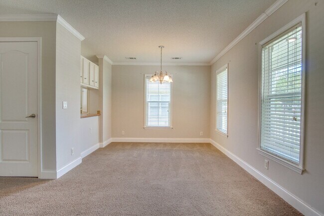 Foto del edificio - Don’t Miss This West Pensacola Rental — Open Floor Plan, Large Primary Suite, Outdoor Deck & Minu...