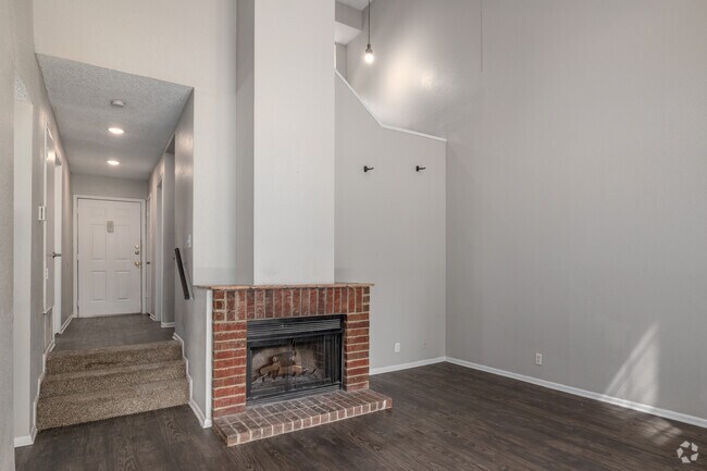 2BR, 2BA Living - Vista Lago