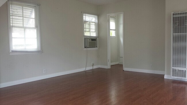 Foto del edificio - 13515 Terrace Pl