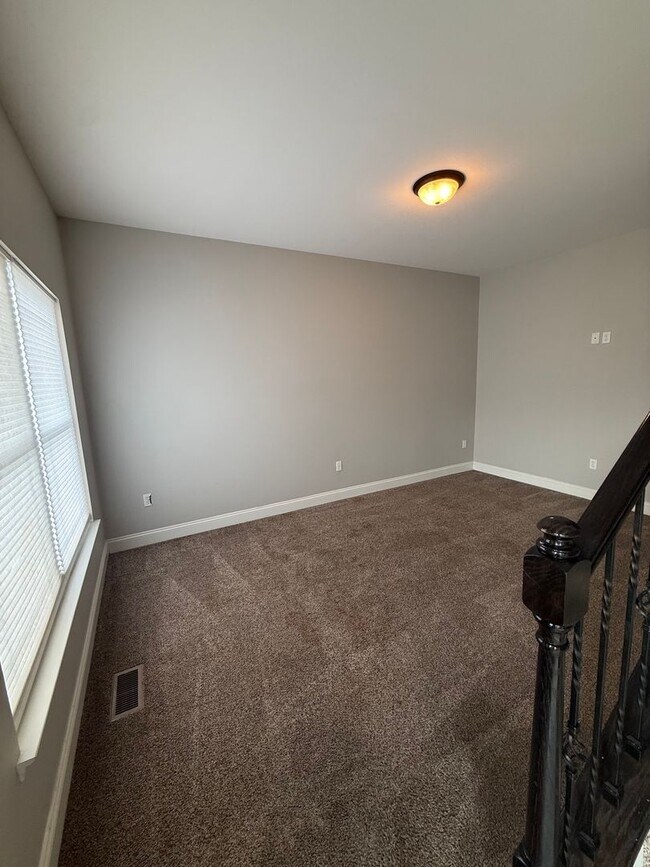 Foto del edificio - 2100 Providence Park Ln