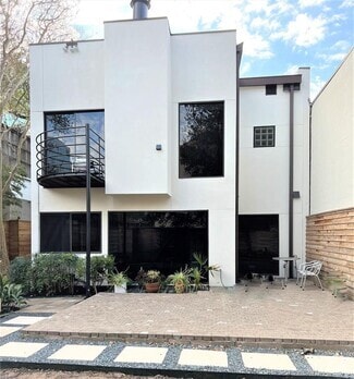 Building Photo - 516 S Post Oak Ln