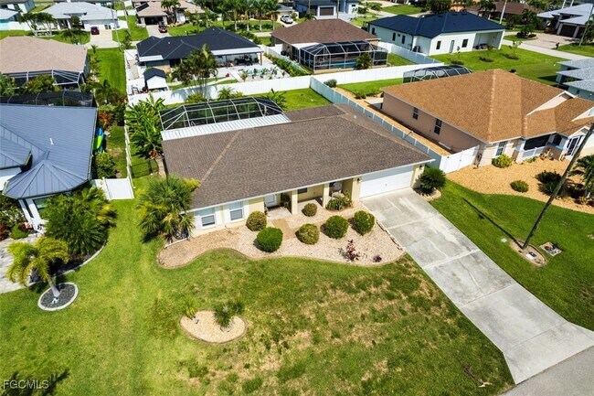 Building Photo - 4512 SW 20th Ave