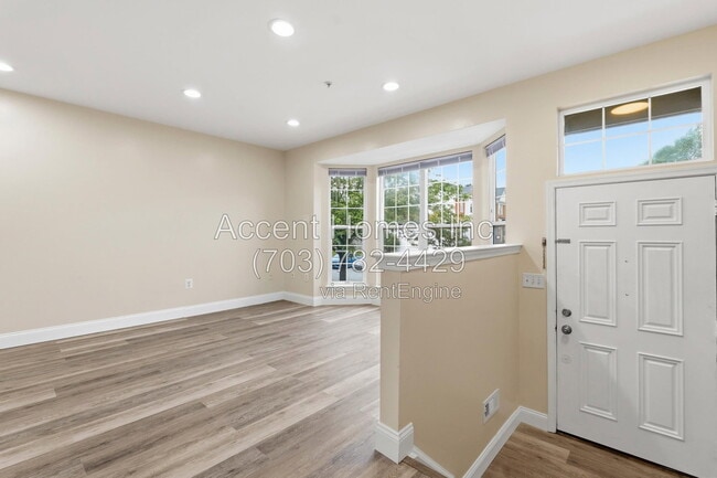Photo - 10299 Wimbledon Place Townhome