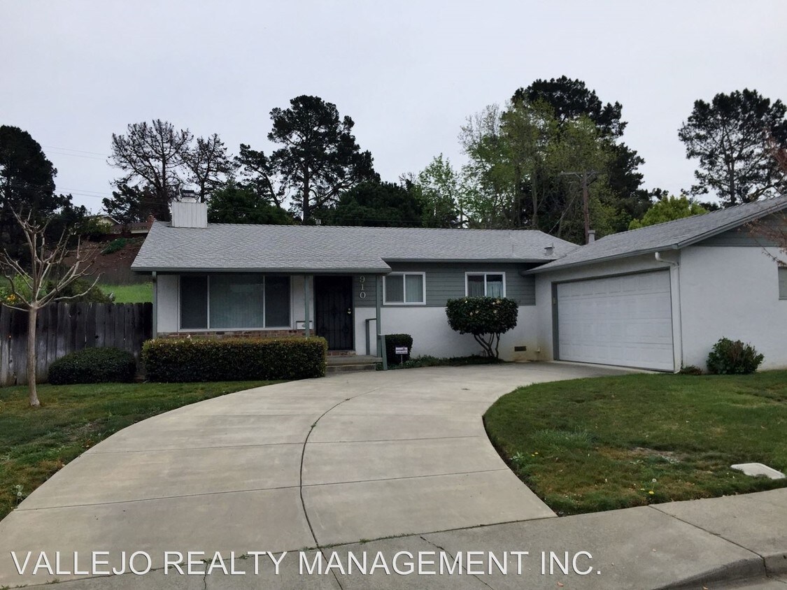 Primary Photo - 910 Keats Dr