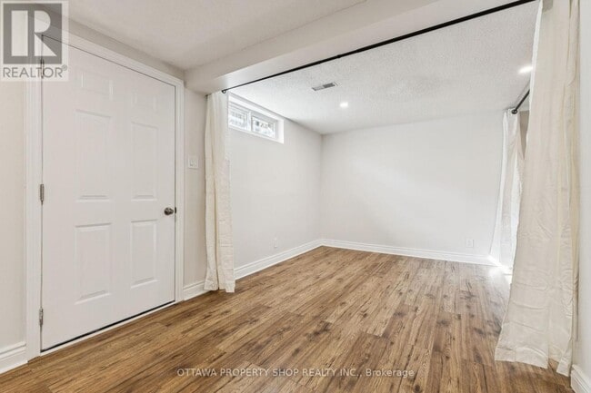 Building Photo - 46 Flint Ct