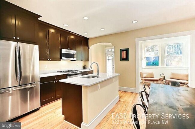 Foto del edificio - 3225 Walbridge Pl NW