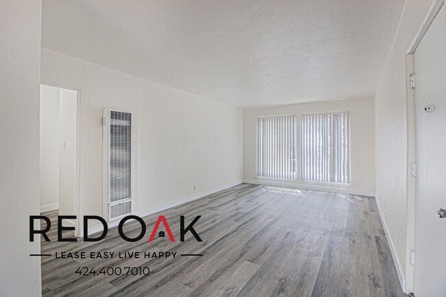 Foto del edificio - 8308 Crenshaw Blvd