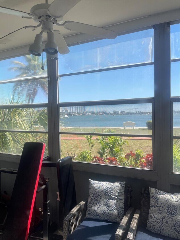 Foto del edificio - 2910 Point E Dr