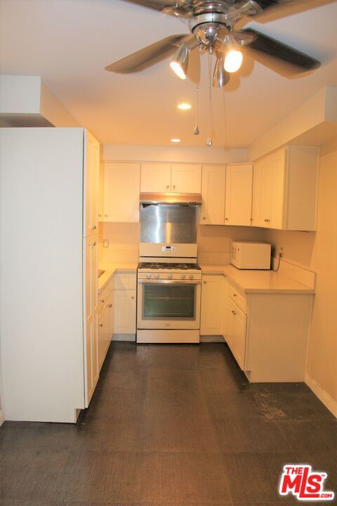 Building Photo - 2501 W Redondo Beach Blvd