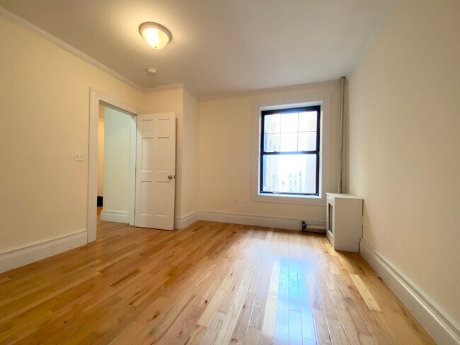 Building Photo - 53 Hamilton Ter