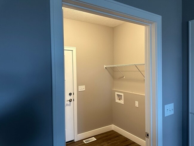 Building Photo - Castles Pines Duplex