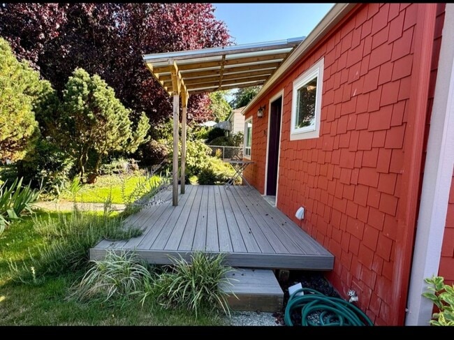 Building Photo - 9211 21st Ave SW