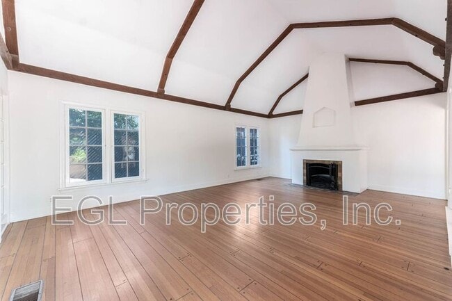 Building Photo - 1612 N Genesee Ave