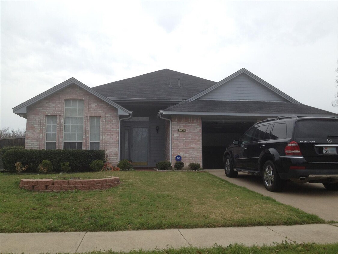 4633 Greenwich Dr, Grand Prairie, TX 75052 House Rental in Grand