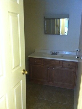 Building Photo - 8 Oriole Ct