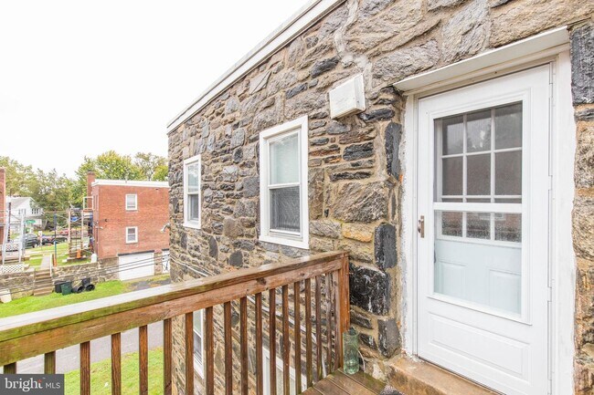 Building Photo - 4004 Lasher Rd