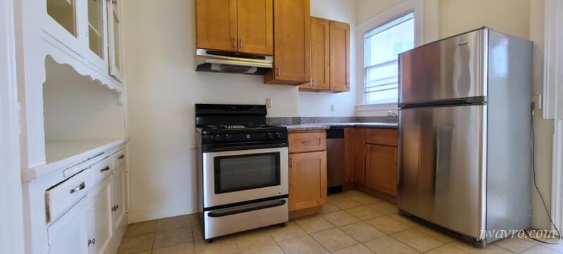 Primary Photo - 3050 22nd St