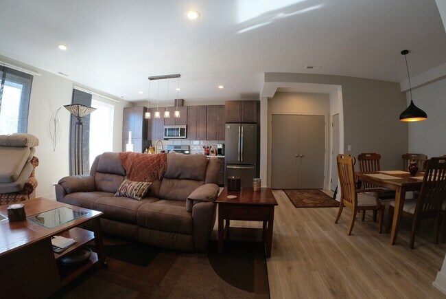 Foto del edificio - 5001 Prospect Ave