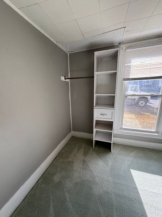 Foto del edificio - 618 E Locust St