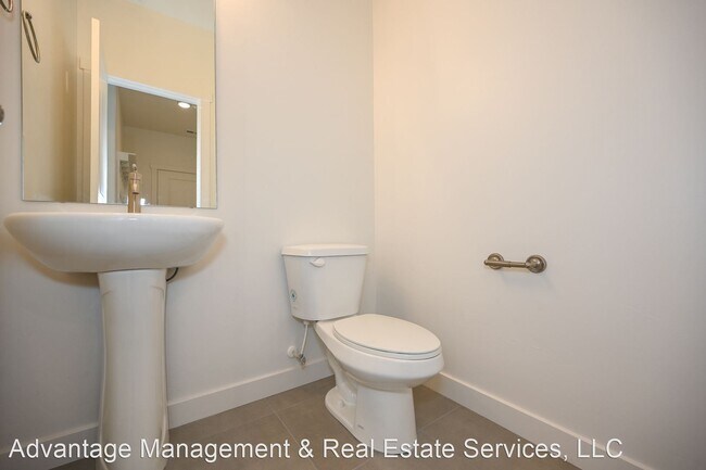 Building Photo - 3 br, 2.5 bath House - 578 S 1080 W