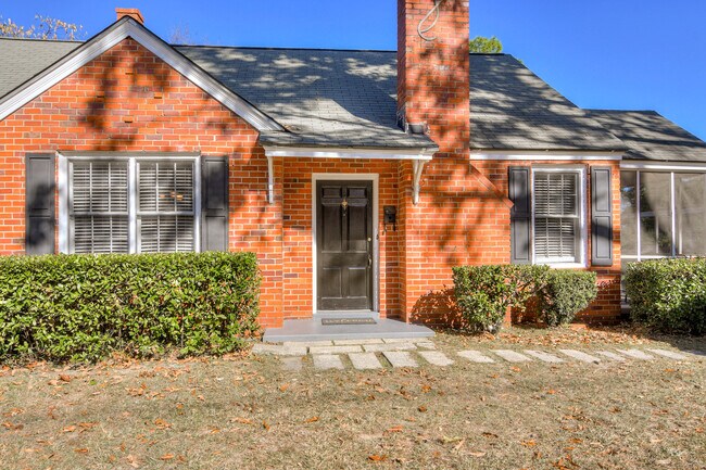 Foto del edificio - 2631 Oakland Ave