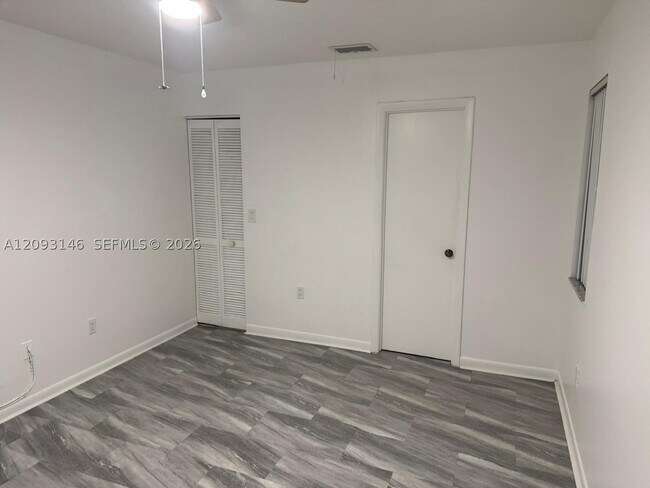 Foto del edificio - 14847 SW 104th St