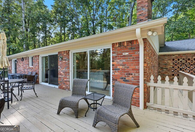 Foto del edificio - Luxury Lakefront Retreat – Fully Furnished...