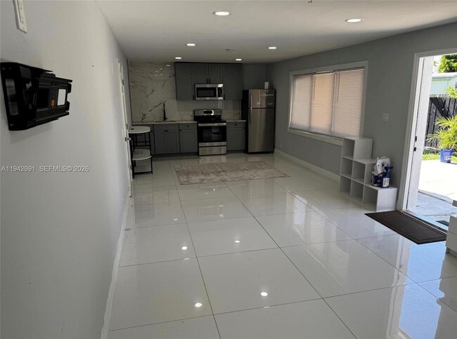 Foto del edificio - 5181 NE 16th Ave