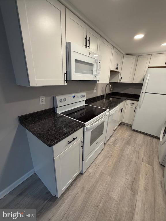 Foto del edificio - 1914 Cavalier Cir