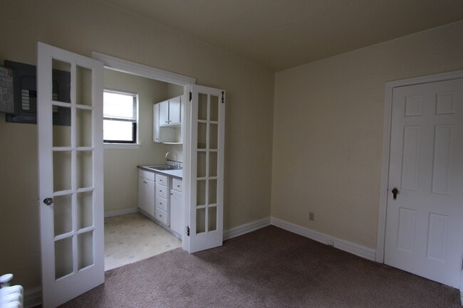 Building Photo - Baywood