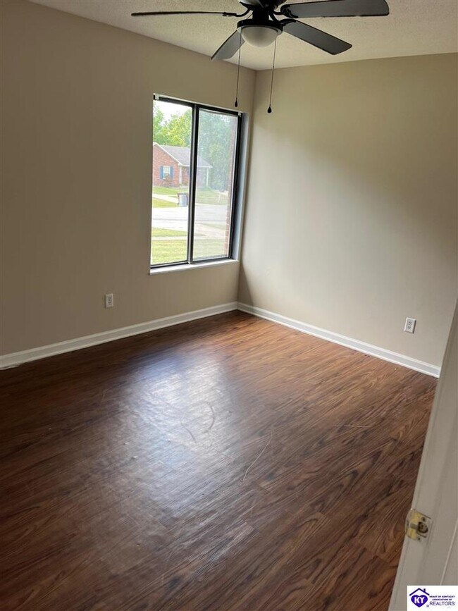 Building Photo - 1709 Cliff Ridge Ct