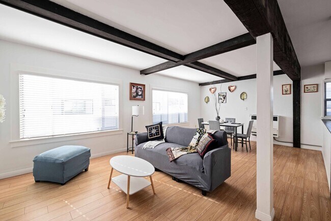 Foto del edificio - 1634 Bayview Dr