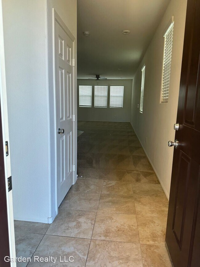 Building Photo - 4 br, 2.5 bath House - 9136 Cocowoods Place