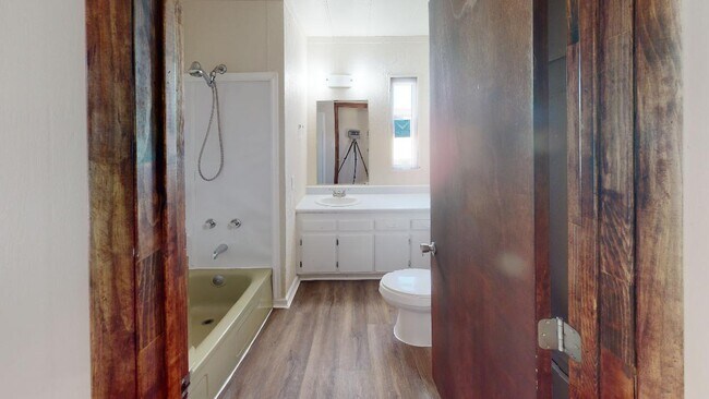 Foto del edificio - 3424 Belle Vista Ct