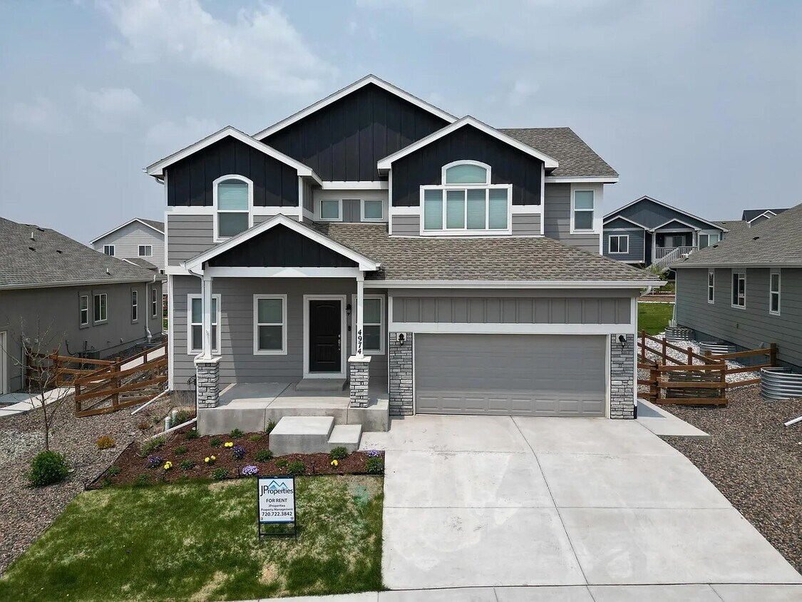 Primary Photo - Stunning 3,000sqft home in Bradley Ranch!