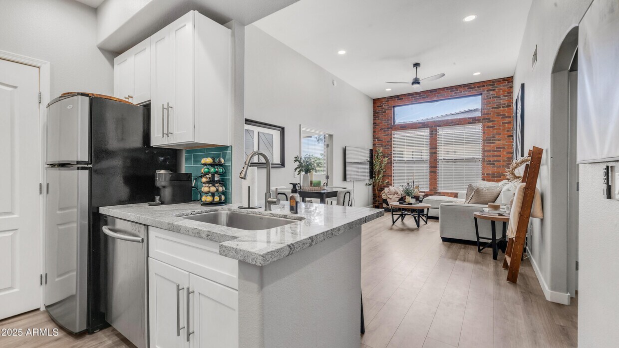 Foto principal - 6900 E Princess Dr