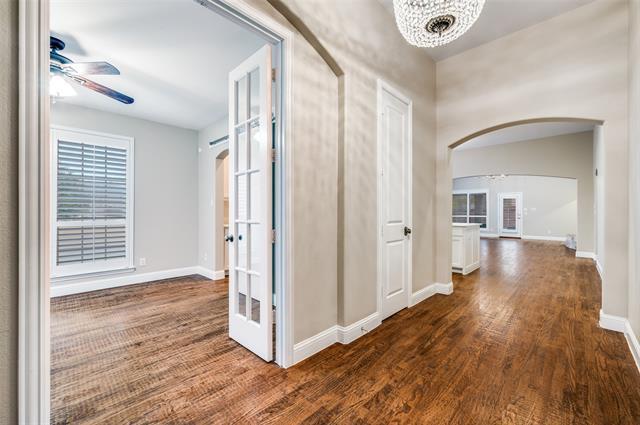 Foto del edificio - 1200 Skyflower Ln