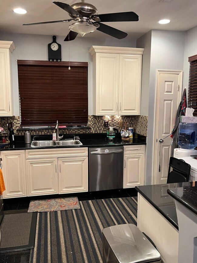 Foto del edificio - 93 Banyan Blvd