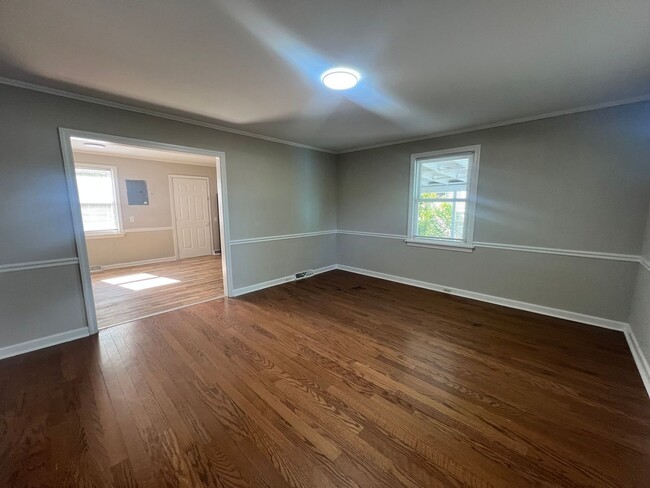 Foto del edificio - Introducing a charming 2-bedroom, 1-bathro...