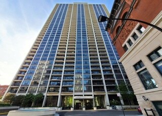 Building Photo - 1560 N Sandburg Ter