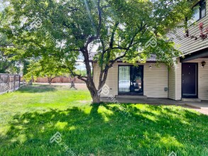 Building Photo - 867 Birch Ave