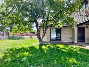 Building Photo - 867 Birch Ave