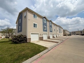 Building Photo - 21155 Gosling Rd