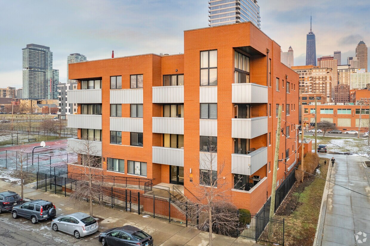 Foto del edificio - 825 N Hudson Ave