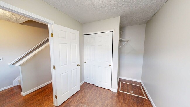 Foto del edificio - 6752 Lagrange Dr