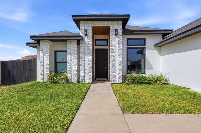 Foto del edificio - 16584 Barnes Ct