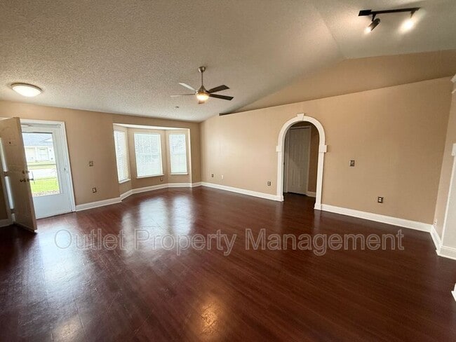 Building Photo - 3214 Crestwood Forest Dr