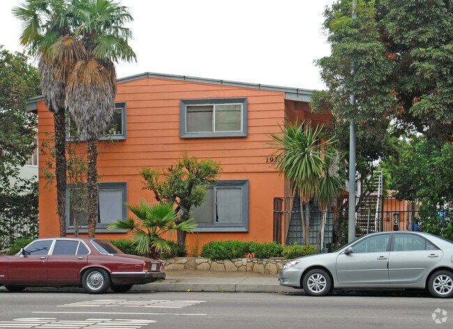 Building Photo - Beverlywood Center
