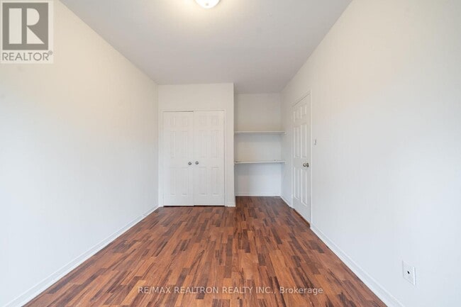 Building Photo - 414 Jarvis St