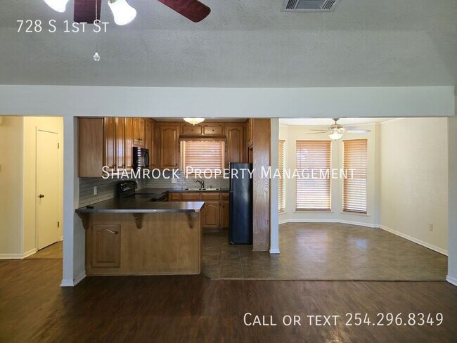 Foto del edificio - Hewitt 3 Bedroom